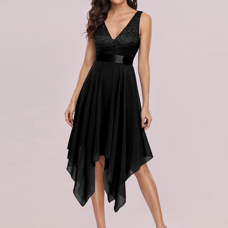 ever COSTA|Robe demoiselle d'honneur irrégulière en dentelle en mousseline avec col en V pour femme