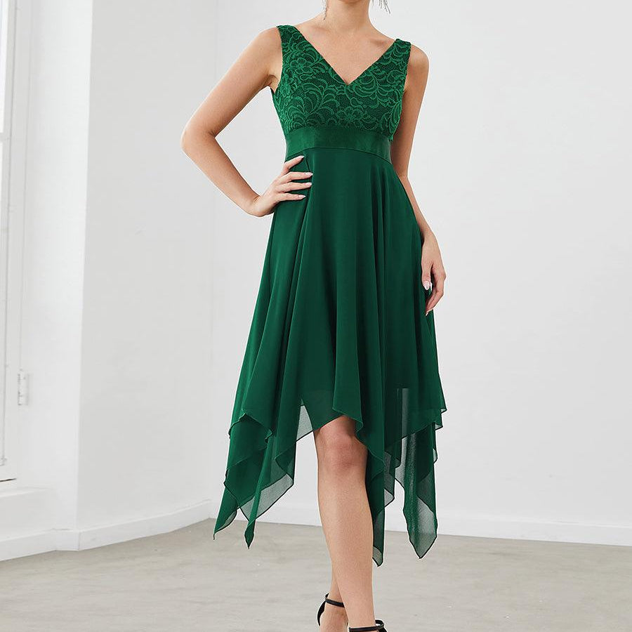 ever COSTA|Robe demoiselle d'honneur irrégulière en dentelle en mousseline avec col en V pour femme